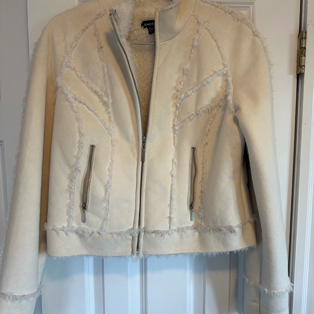 Y2K Bebe Ivory Women's faux fur jacket